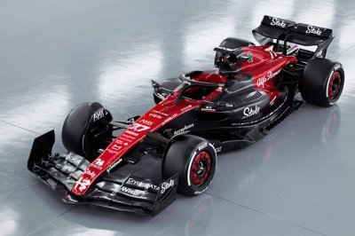 Alfa Romeo F1 Team Stake unveils the C43