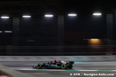 Pas de sanction contre Hamilton pour les doubles drapeaux jaunes