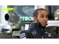Vidéo - La première journée d'Hamilton chez Mercedes