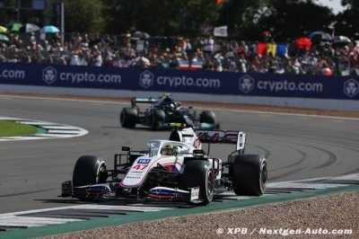 Le disciple Schumacher et le maître Vettel ont eu une bataille amicale en piste à Silverstone