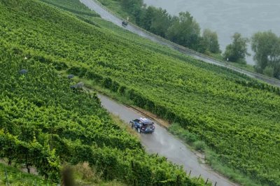 After SS8: Tänak leads on rain-lashed asphalt
