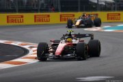 Hamilton alerte : Ferrari handicapée par son moteur... et son aileron avant