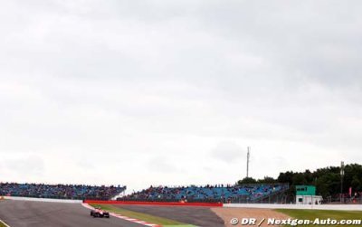 F1 needs rule to stop ’disastrous’ wet Fridays - Ecclestone