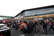 Red Bull a remplacé les ailerons arrière sur la grille à Silverstone