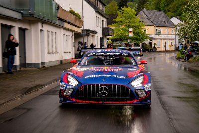 Mercedes plays down Verstappen link despite Nurburgring buzz