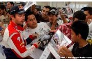 Loeb leader, Ogier dans son sillage à mi-journée