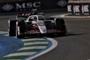 'Une journée difficile' pour Bearman, 'beaucoup à revoir' pour Ocon