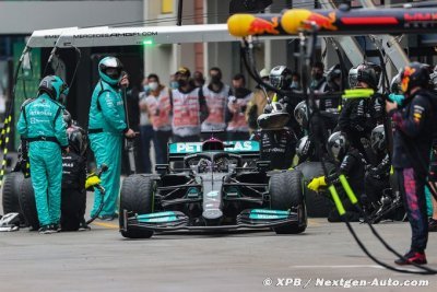 Hamilton admet que les deux stratégies étaient risquées