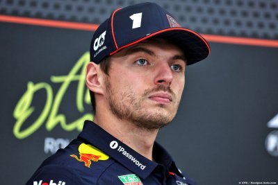 Verstappen appelle à régler ’le problème des réseaux sociaux’ après le harcèlement d’Antonelli