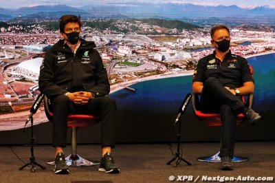 Horner&nbsp;: Je ne contrôle pas Verstappen, Wolff ne contrôle pas Hamilton