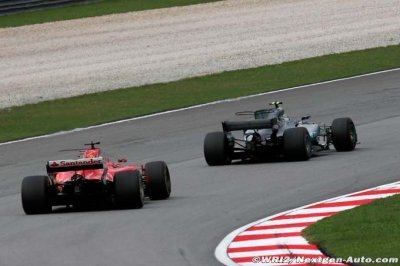 Vettel&nbsp;: Mercedes a utilisé Bottas pour me bloquer