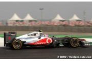 Button sets early pace in Abu Dhabi