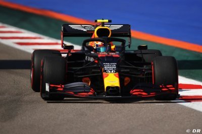 Albon peine à expliquer sa 10e place en qualifications