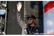 Hamilton heureux pour le 2ème titre de Mercedes