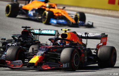 Un Lewis Hamilton un peu ’brouillon’ en Autriche étonne