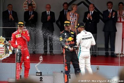 Hamilton et Vettel s’attendent à une lutte à trois pour le titre