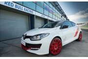 Kvyat signera un chrono avec une Mégane RS dans l'Albert Park