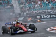 Hamilton a 'pris un risque' et termine troisième du Sprint à Miami