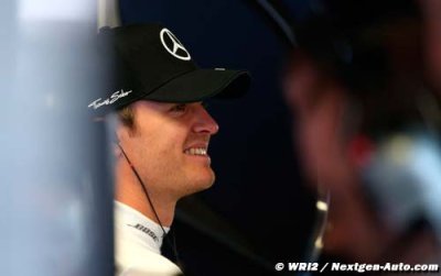 Rosberg still free to chase Hamilton - Wolff