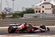 Après des débuts ‘moyens', Hamilton explore davantage sa Ferrari