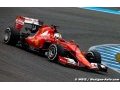 Ricciardo admits Ferrari looking 'strong'