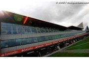Des tribunes en plus à Silverstone