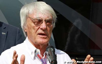 Ecclestone smiles, jokes as bribery trial begins