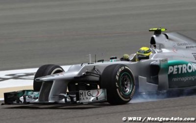 Free 2: Nico Rosberg tops second practice in Bahrain