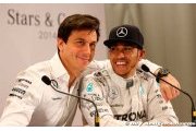 Wolff wants new Hamilton deal before Melbourne