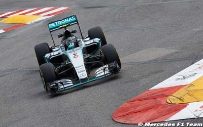 Rosberg, vainqueur, admet avoir eu de la chance