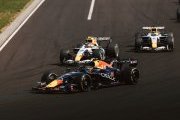 Traités 'd'idiots' par Verstappen, les pilotes Racing Bulls racontent les problèmes de drapeaux bleus