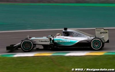 Hamilton encore battu par Rosberg pour la pole