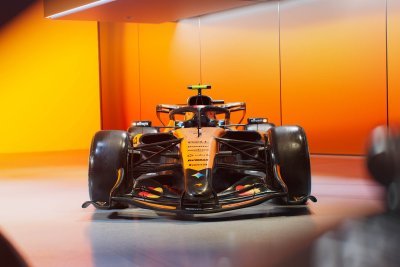 Brown révèle que ’des indices’ montrent que McLaren F1 ’sera forte’ en 2026