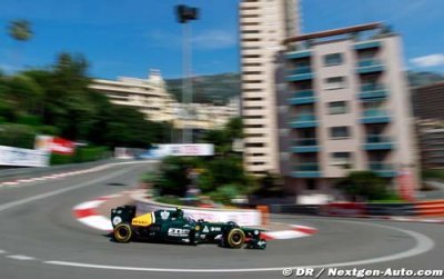 Vitaly Petrov plagued by KERS issue throughout Saturday
