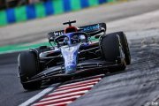 Albon admet être 'plus en confiance' au volant des F1 à effet de sol