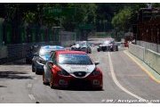 Campos Racing à pied d'œuvre pour réparer