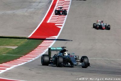Hamilton takes record-equalling fifth US Grand Prix win ahead of Rosberg