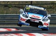 Team Aon tested at Brands Hatch