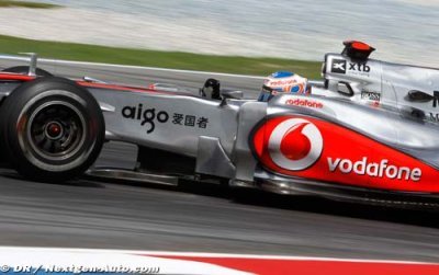 Button prend la tête à Shanghai