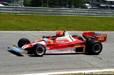 Une Ferrari au style 1975, une Mercedes similaire à 2015