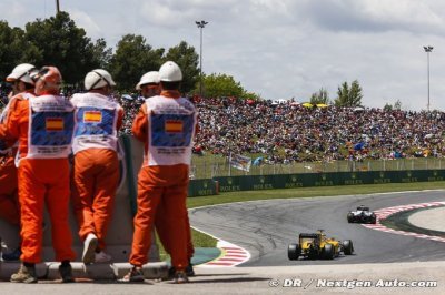 Les pilotes priés d’arrêter leur tour rapide en cas de double drapeau jaune