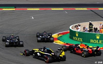 Hamilton estime que Verstappen a besoin d’un équipier plus fort
