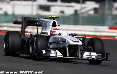 Kobayashi marque des points sans suer...