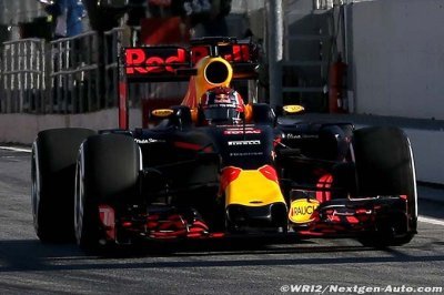 Début d’incendie sur les freins de la Red Bull