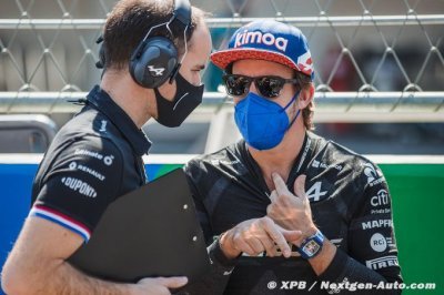 Easier for British driver to win F1 title - Alonso