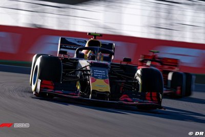 Albon bat Leclerc et remporte son premier Virtual GP de F1