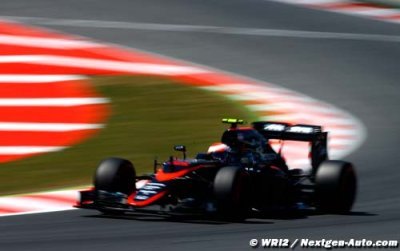 Button a le moral dans les chaussettes 