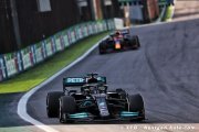 Jos Verstappen soupçonne la Mercedes de Hamilton