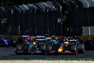 Départ manqué, sortie de piste&nbsp;: Verstappen s’est fait peur à Melbourne