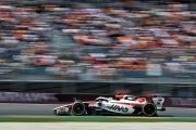 Les pilotes Haas F1 sont 'déçus' de rater la Q3, Komatsu est optimiste